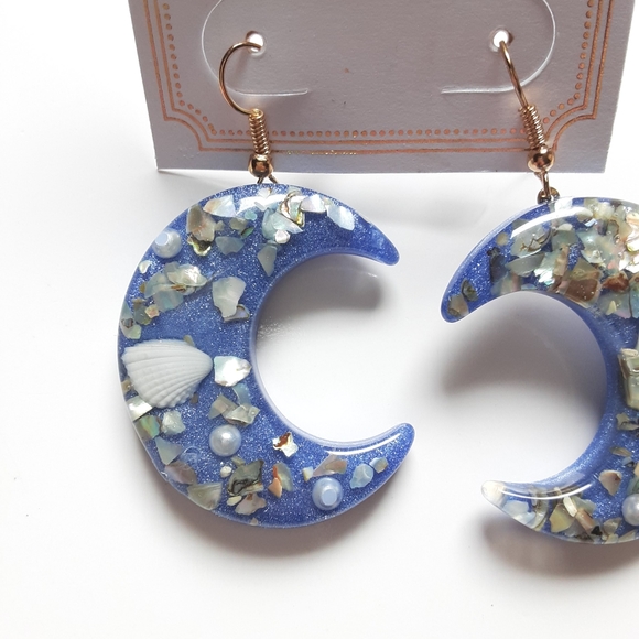 Princess Accessories Beachy Moon Dangle Earrings - Picture 4 of 8
